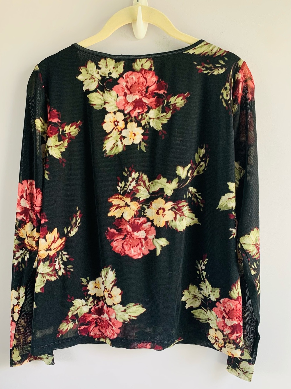 Emma James Top Black Pink Floral Roses V Neck Office Business Casual EUC Medium - Picture 5 of 5